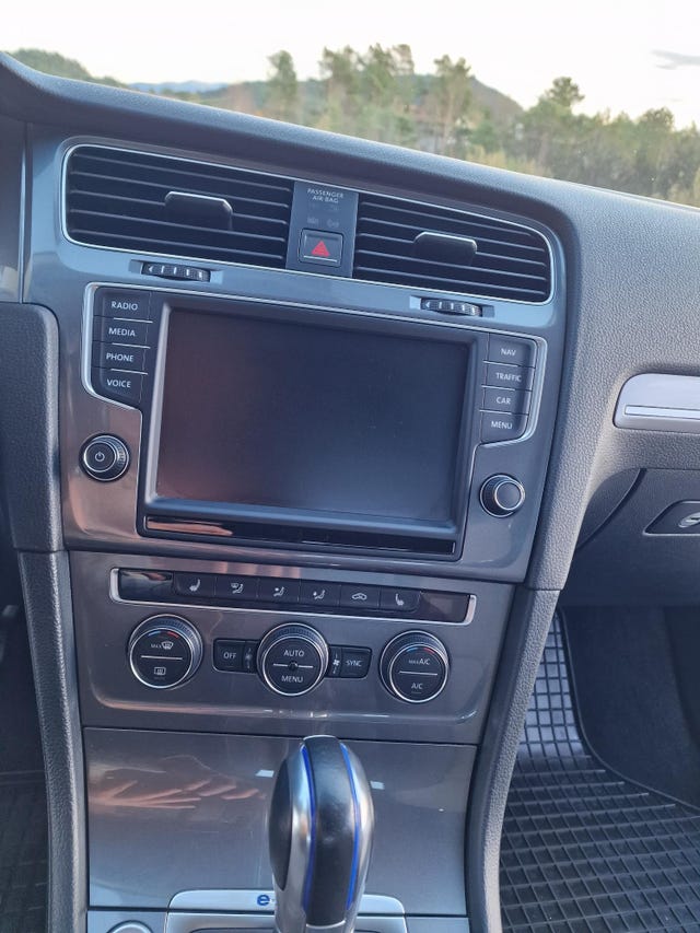 2015 VOLKSWAGEN GOLF - 8