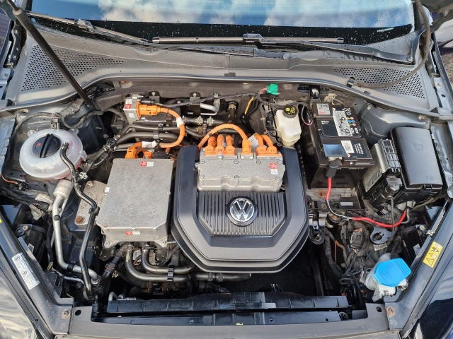 2015 VOLKSWAGEN GOLF - 9