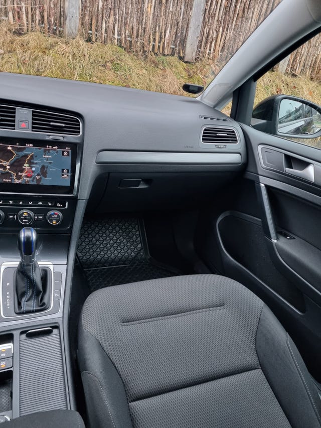 2019 VOLKSWAGEN GOLF - 13