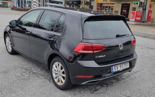 2019 VOLKSWAGEN GOLF - 10