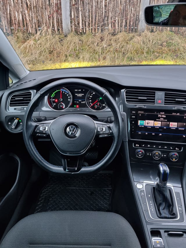 2019 VOLKSWAGEN GOLF - 18