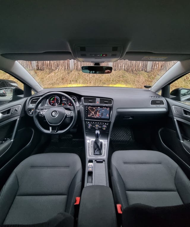 2019 VOLKSWAGEN GOLF - 11