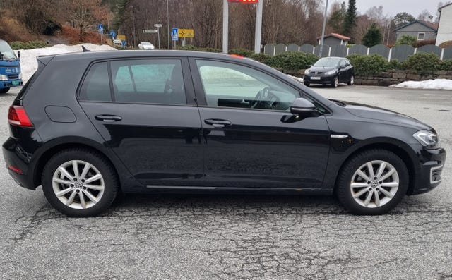 WVWZZZAUZK8991038 2019 VOLKSWAGEN GOLF-4