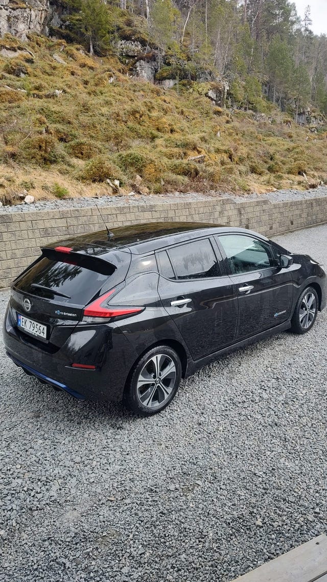 SJNFAAZE1U0017940 2018 NISSAN LEAF-5