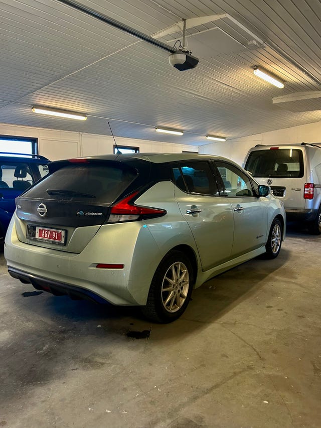 SJNFAAZE1U0010793 2018 NISSAN LEAF-4