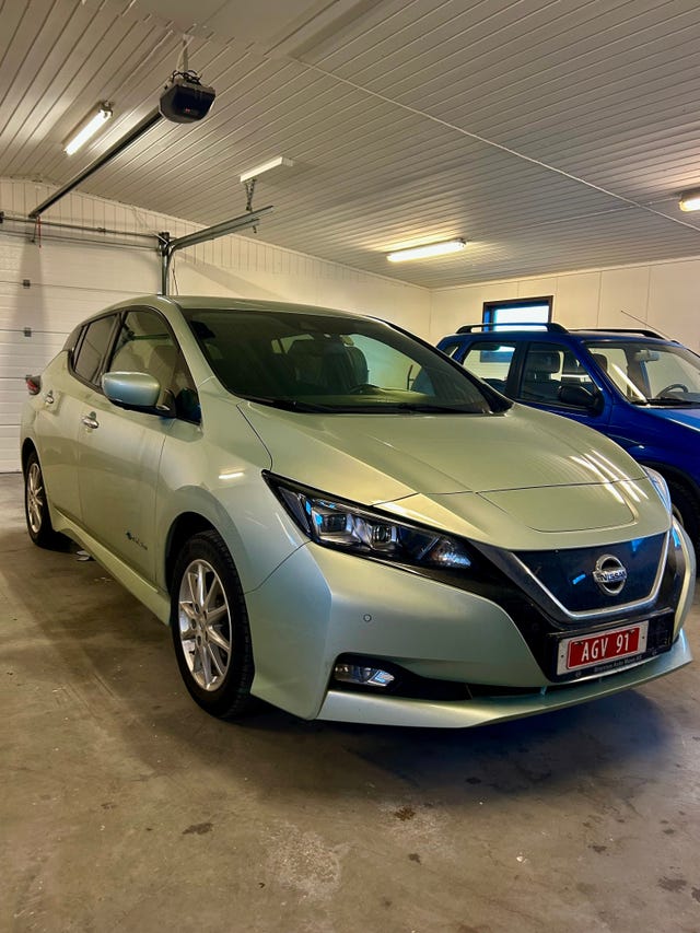 2018 NISSAN LEAF - 11