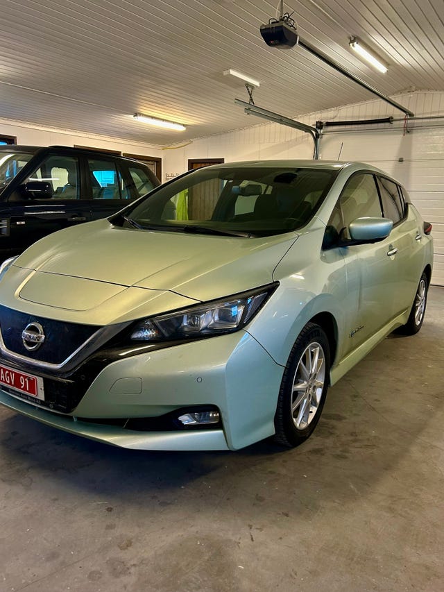 2018 NISSAN LEAF - 10