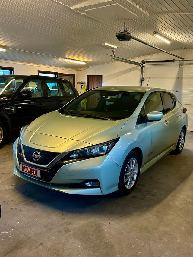 SJNFAAZE1U0010793 2018 NISSAN LEAF-1