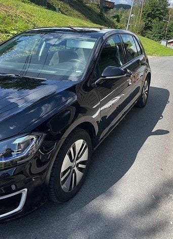 WVWZZZAUZJ8901103 2018 VOLKSWAGEN GOLF-1