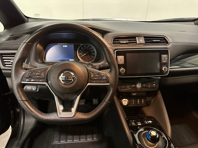 2022 NISSAN LEAF - 23