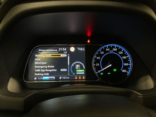 2022 NISSAN LEAF - 25