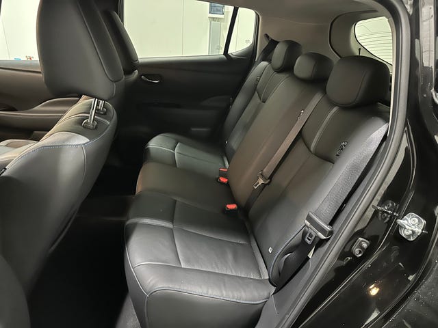 2022 NISSAN LEAF - 21