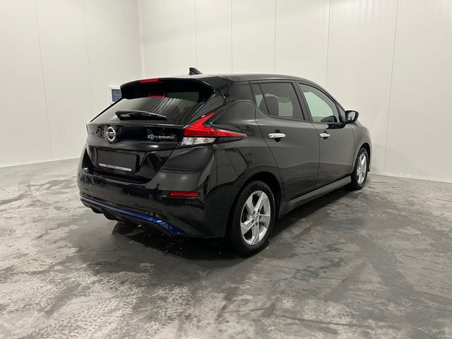 2022 NISSAN LEAF - 11
