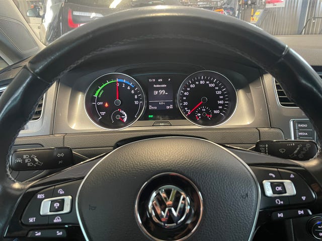 2015 VOLKSWAGEN GOLF - 9