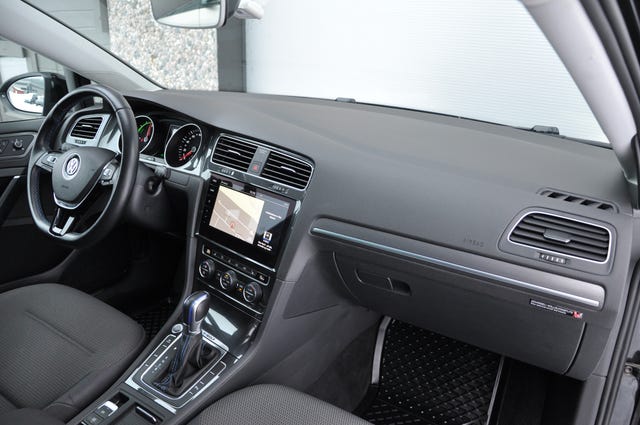 2019 VOLKSWAGEN GOLF - 10