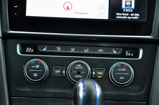 2019 VOLKSWAGEN GOLF - 23