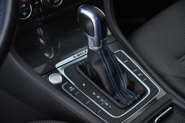 2019 VOLKSWAGEN GOLF - 18