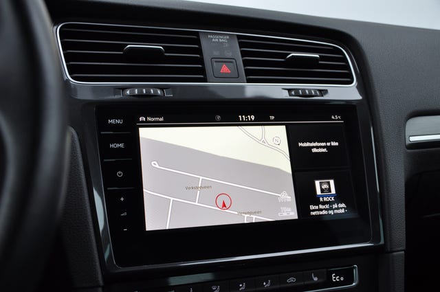 2019 VOLKSWAGEN GOLF - 24