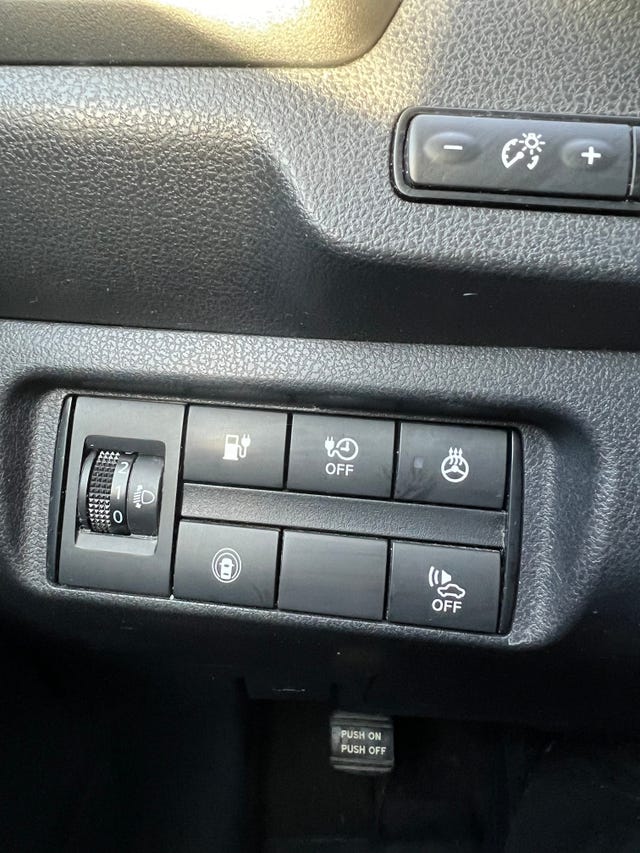 2018 NISSAN LEAF - 34