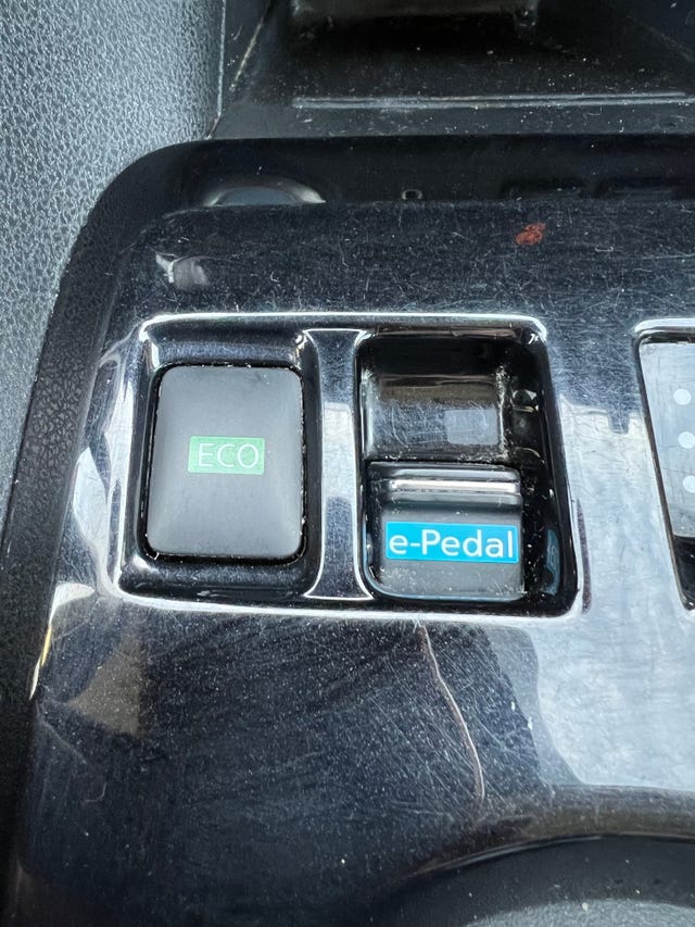 2018 NISSAN LEAF - 31
