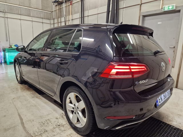 WVWZZZAUZJW902589 2018 VOLKSWAGEN GOLF-1