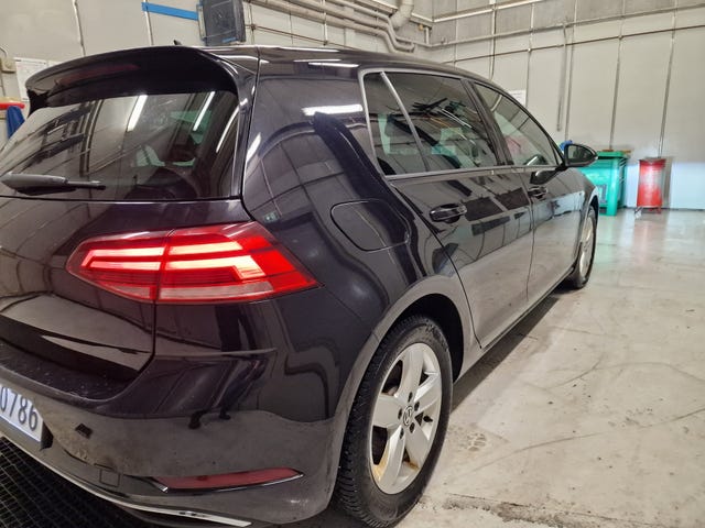 WVWZZZAUZJW902589 2018 VOLKSWAGEN GOLF-2