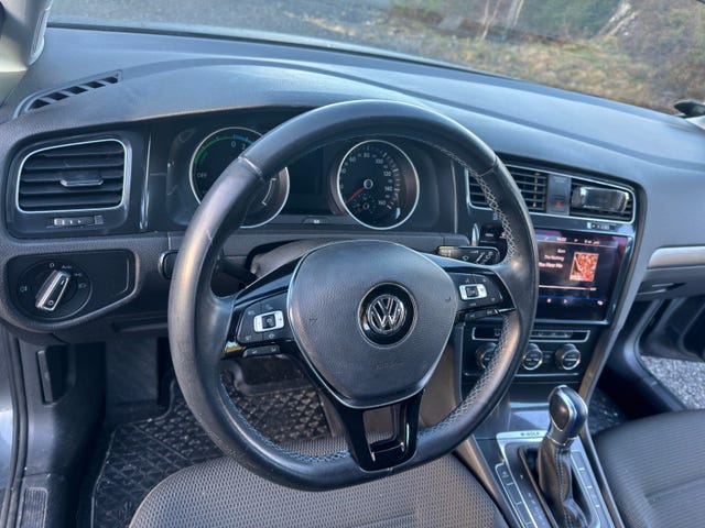 WVWZZZAUZK8908856 2019 VOLKSWAGEN GOLF-4