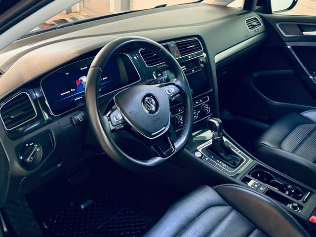 2019 VOLKSWAGEN GOLF - 10