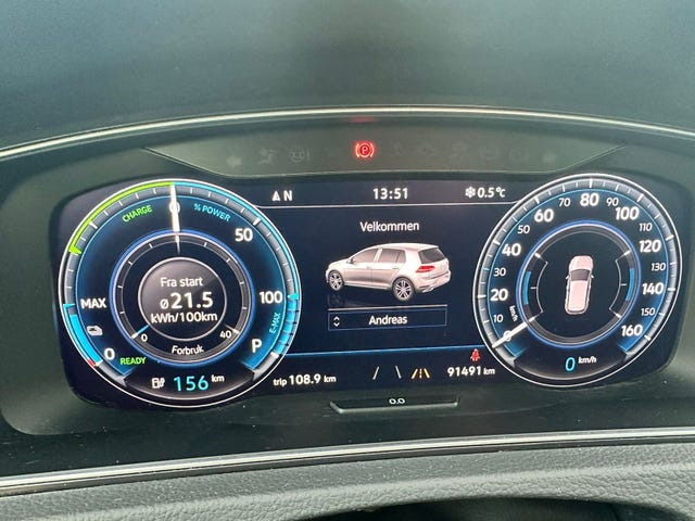 WVWZZZAUZJW909637 2018 VOLKSWAGEN GOLF-4
