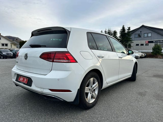 WVWZZZAUZJW909637 2018 VOLKSWAGEN GOLF-3