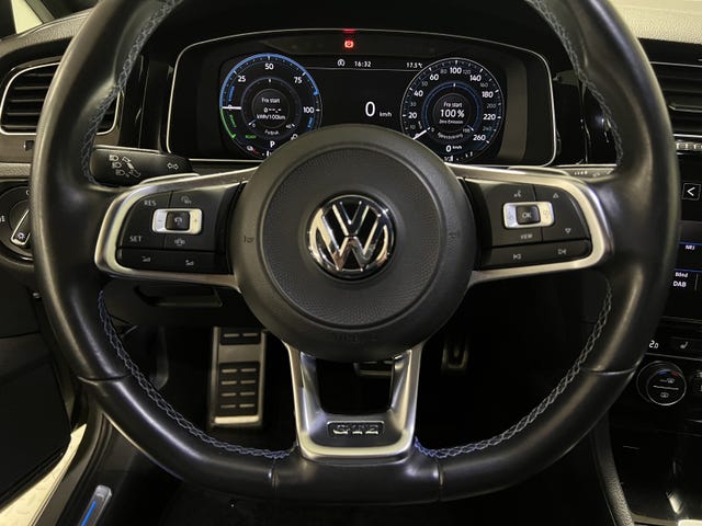 2019 VOLKSWAGEN GOLF - 20