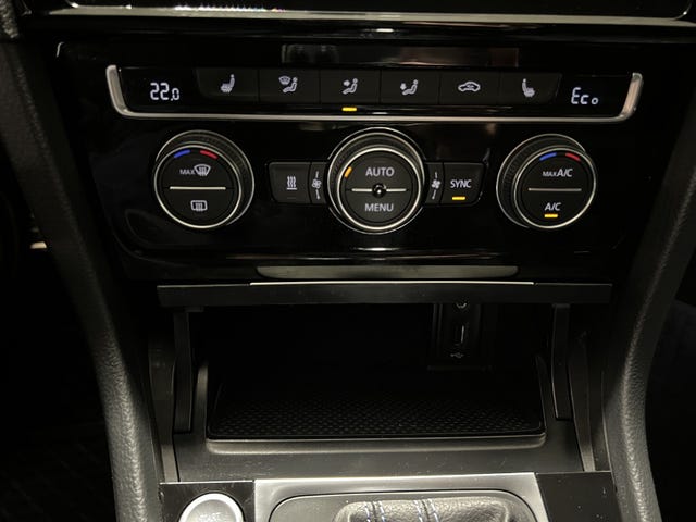 2019 VOLKSWAGEN GOLF - 32