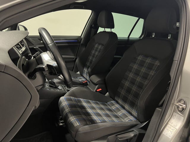 2019 VOLKSWAGEN GOLF - 38