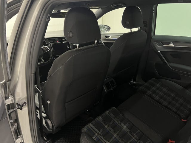 2019 VOLKSWAGEN GOLF - 40