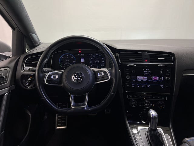 2019 VOLKSWAGEN GOLF - 17