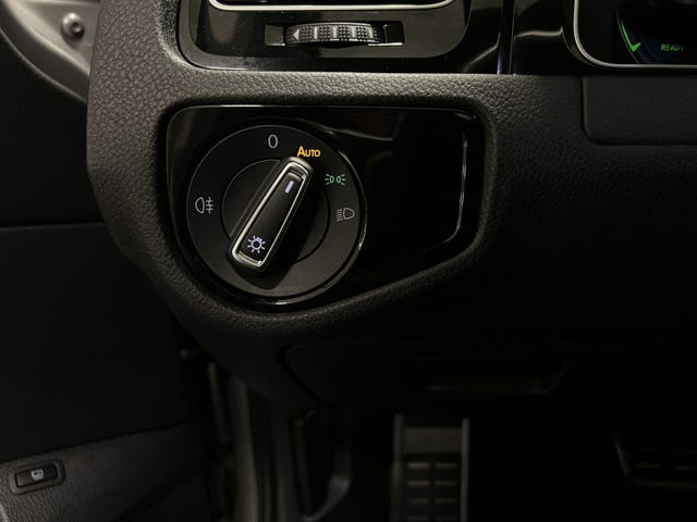 2019 VOLKSWAGEN GOLF - 23