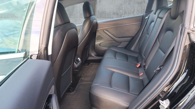 5YJ3E7EB6KF239736 2019 TESLA MODEL 3-5