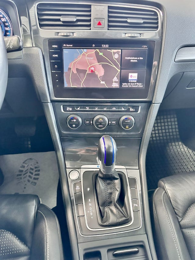 2019 VOLKSWAGEN GOLF - 13