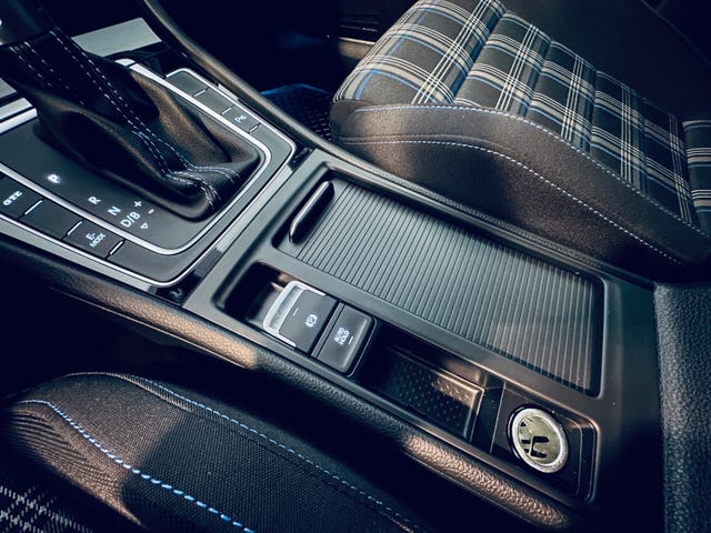 2019 VOLKSWAGEN GOLF - 22