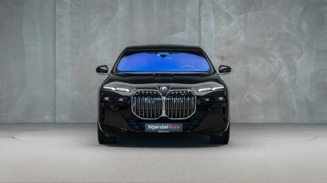 2023 BMW I7 - 13