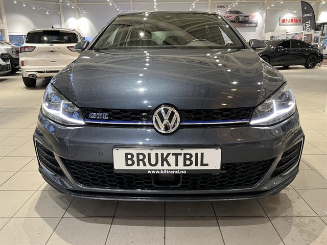 WVWZZZAUZJW803366 2018 VOLKSWAGEN GOLF-4