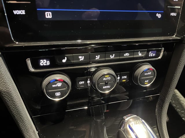 2018 VOLKSWAGEN GOLF - 18
