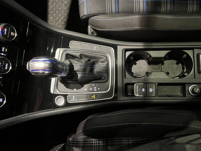 2018 VOLKSWAGEN GOLF - 19