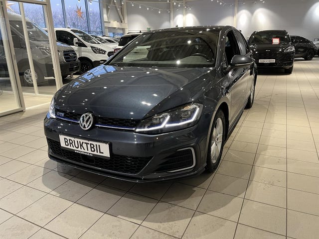 WVWZZZAUZJW803366 2018 VOLKSWAGEN GOLF-0