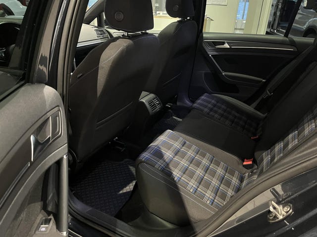 2018 VOLKSWAGEN GOLF - 21