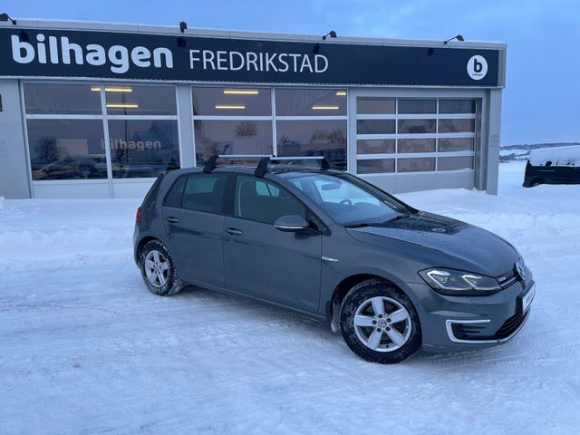 WVWZZZAUZJW902785 2018 VOLKSWAGEN GOLF-2