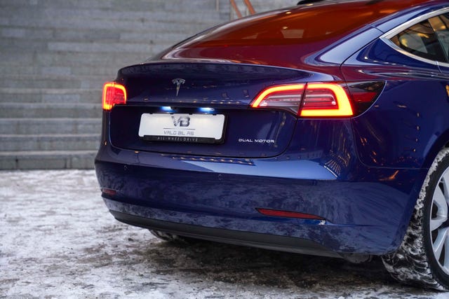 5YJ3E7EB5KF239940 2019 TESLA MODEL 3-5