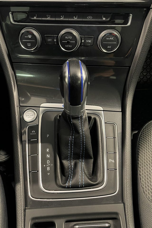 2018 VOLKSWAGEN GOLF - 17