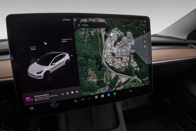 2021 TESLA MODEL 3 - 27