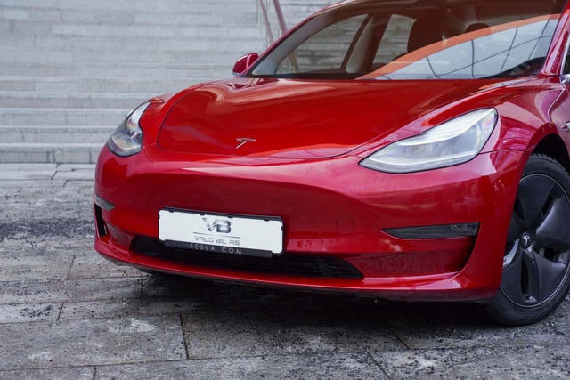 5YJ3E7EBXKF233440 2019 TESLA MODEL 3-1